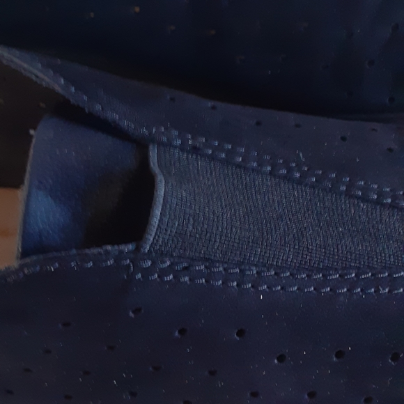 CLARK'S Collection, Soft Cushion,  Blk, Perforated Round Toe Size 10 Shoe - Picture 8 of 10